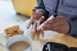 High blood sugar affects cognitive function via lactate