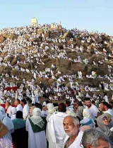 ₹10,000 airfare increase for Haj pilgrims draws flak