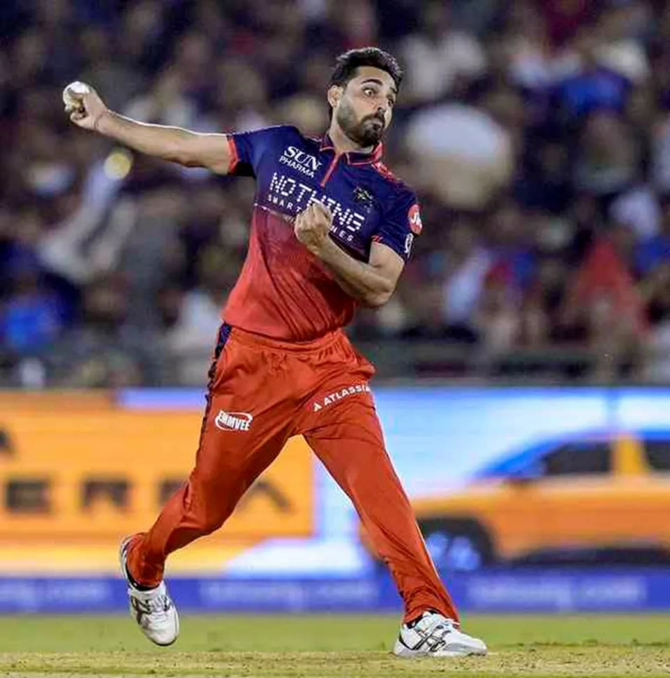 Bhuvneshwar and Krunal put RCB on top, show MI the door