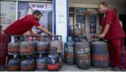 Govt eases LPG surrender rule, allows reconnection
