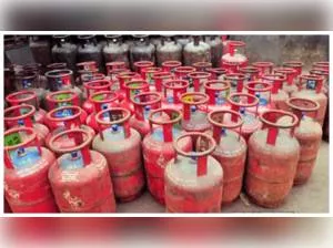 Govt cuts subsidised LPG cylinders to Ujjwala beneficiaries to 4