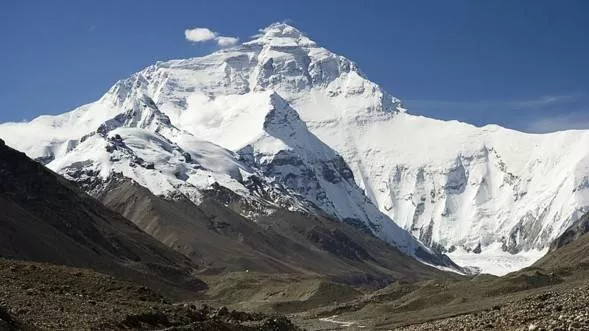 Everest guide survived on ice and chocolates: What to eat in extreme cold