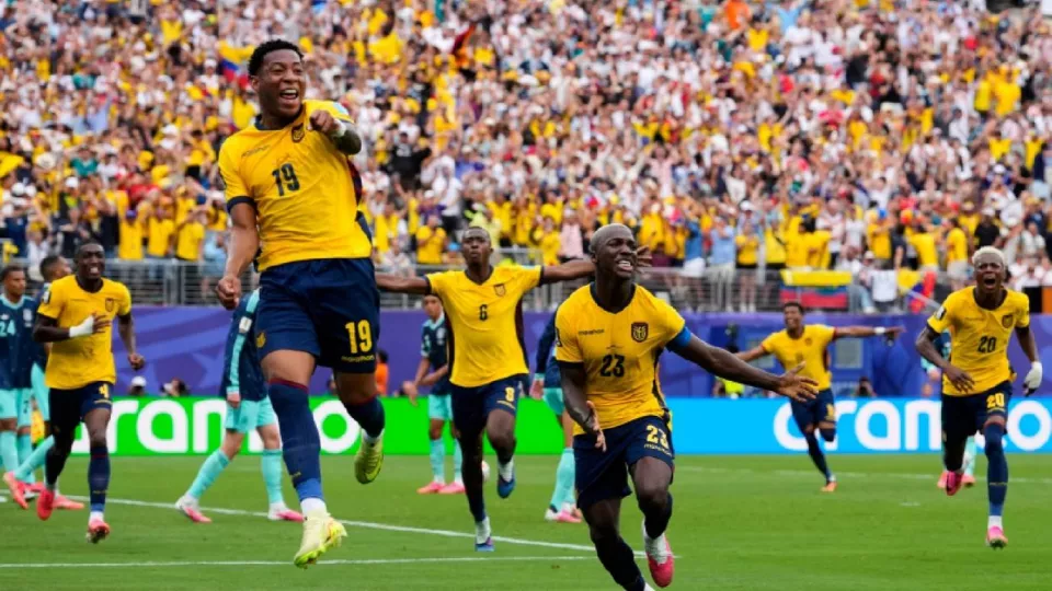 Ecuador stun Germany 2-1 to reach World Cup knockouts for first time since 2006