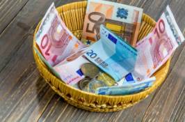 Largesse  - Willingness to give money, or money given to poor people by rich people: