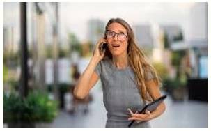 Fluster  - Meaning- Make (someone) agitated or confused. (व्याकुल कर देना)